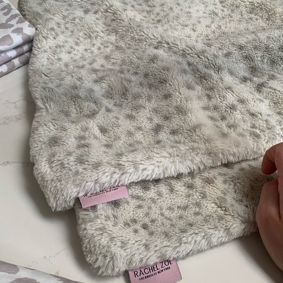 White Leopard Curtain Bundle with Rachel Zoe Pillows - Picture 4 of 4